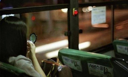 Hà Nội: Phát hiện kẻ biến thái thủ dâm ngay bên cạnh, nữ sinh cấp 2 la hét cầu cứu