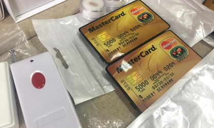 Phá đường dây bán thiết bị gian lận thi cử ngay trước kỳ thi THPT quốc gia