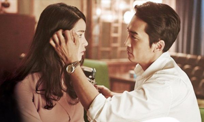 Nhìn thấy chiếc áo giấu trong cốp xe SH, tôi tá hỏa phát hiện bí mật của người yêu giàu có