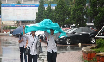 Dự báo thời tiết 24/6, Hà Nội mưa dông ngày làm thủ tục thi THPT quốc gia
