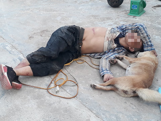 Bị phát hiện khi hành nghề, 2 cẩu tặc lao vào hành hung chủ nhà - Ảnh 2.