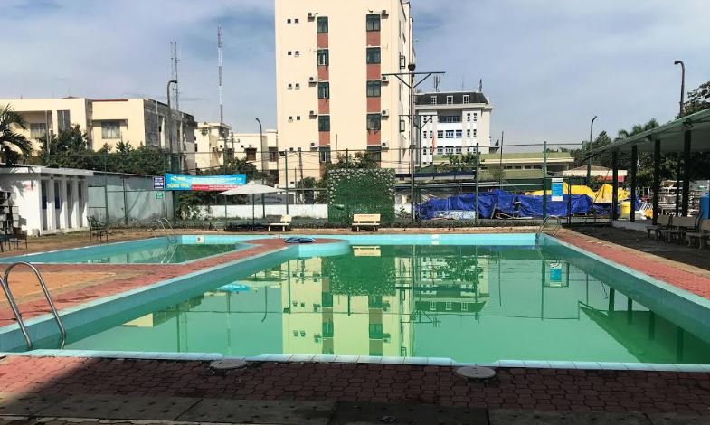 Tắm trong hồ bơi khách sạn, 2 người đuối nước tử vong