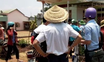Cầm dao mổ gà đâm chết vợ khi đang làm đám giỗ