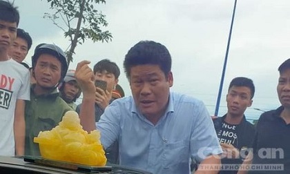 Diễn biến mới vụ 'Giang hồ vây xe chở công an': Khởi tố 1 chủ doanh nghiệp