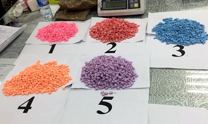 Phát hiện 7 bưu kiện chứa ma túy giấu trong loa điện tử, máy lọc nước