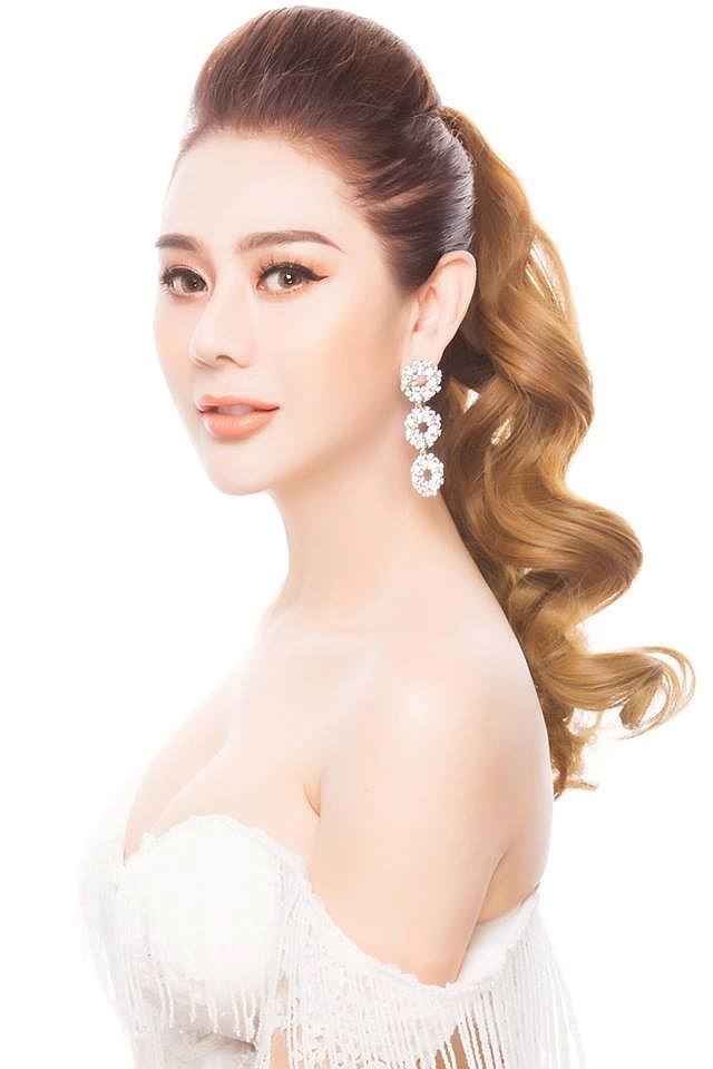 Lâm Khánh Chi: Sau liveshow đó tôi mất hết, mất sạch 8 tỷ, còn mắc nợ mấy trăm triệu phải đi vay lãi - Ảnh 3. Lâm Khánh Chi: Sau liveshow đó tôi mất hết, mất sạch 8 tỷ, còn mắc nợ mấy trăm triệu phải đi vay lãi - Ảnh 3.