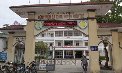 Bé sơ sinh tử vong với vết đứt cổ: Chuyên gia chỉ hàng loạt bất thường