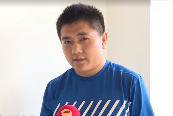 gia dinh 4 nguoi ngo doc, con trai phai ghep gan sau khi an mon tuong lanh hoa ra doc - 1