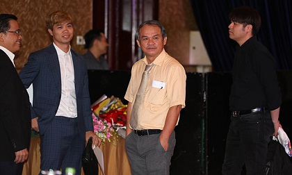 Công Phượng đi Bỉ và gánh nặng mang tên bầu Đức