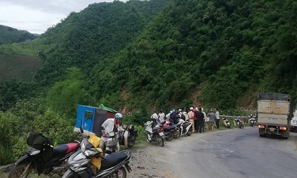 Xe tải mất lái lao xuống vực sâu 200 mét, tài xế tử vong