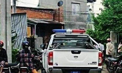 Điều tra nguyên nhân một cụ bà bị hàng xóm mang tuýp sắt đánh chết