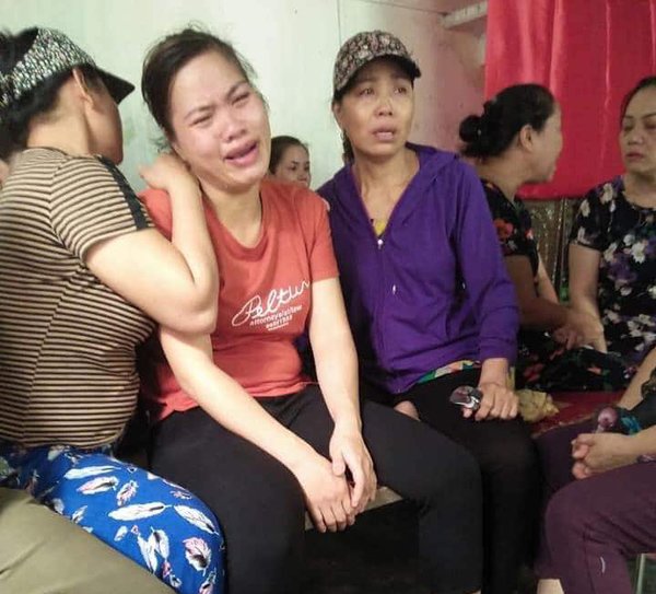 con trai tu vong khi phau thuat gay chan, bo ngo nghech hoi: “phong anh lam gi ma to the?” - 1