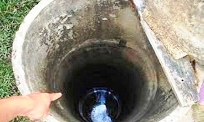 Phát hiện bé trai 7 tuổi tử vong dưới giếng sâu
