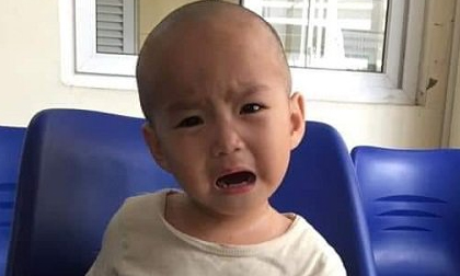 Nhói lòng câu nói của bé gái khi sự sống chỉ tính bằng ngày: 'Mẹ muốn thấy con nữa không?'