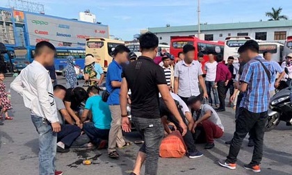 Bắt thanh niên đi xe SH sàm sỡ phụ nữ giữa đường để cướp tài sản
