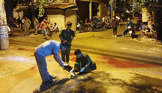 Chém lộn như phim kiếm hiệp sau cuộc nhậu, 1 người chết - 1