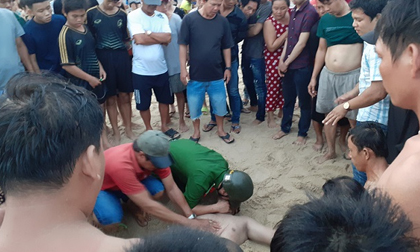 Bình Thuận: Bàng hoàng phát hiện người đàn ông đuối nước tử vong khi tắm biển