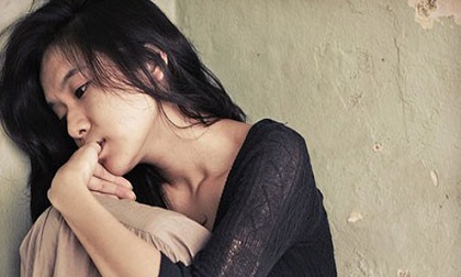 Gục ngã khi phát hiện kế hoạch phản bội vợ của gã chồng dối trá