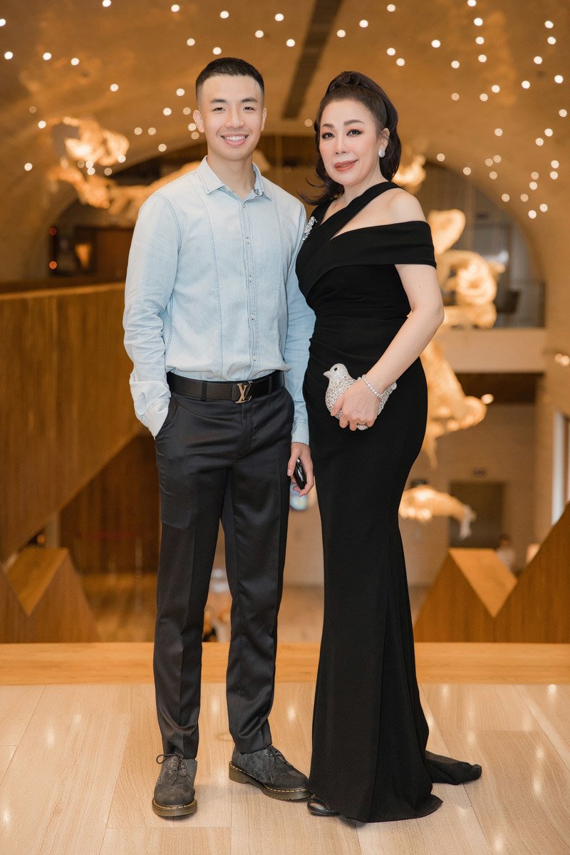 vuong mien bi gay chi la hang gia, h'hen nie duoc tang luon chiec that 2,7 ty roi day! - 10