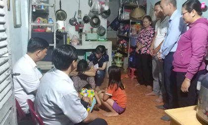 Vụ 2 bé trai bị điện giật tử vong: “Mẹ không cần tiền. Mẹ chỉ cần con. Con ơi…”