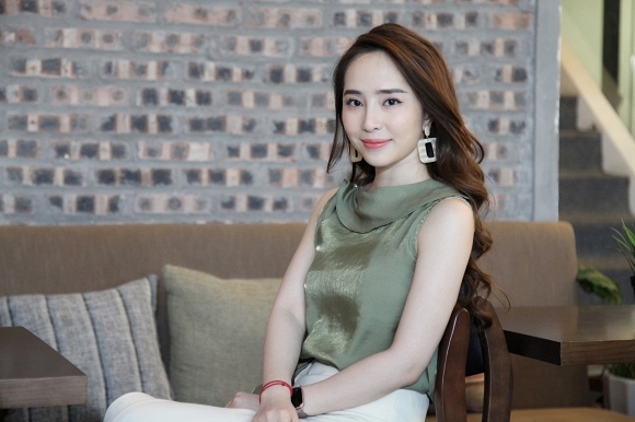 Quỳnh Nga: Tôi và Quốc Trường vừa gặp nhau đã hôn cuồng nhiệt-1