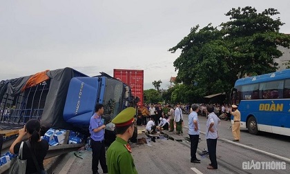 Nguyên nhân ban đầu khiến xe tải lật đè chết 5 người ở Hải Dương