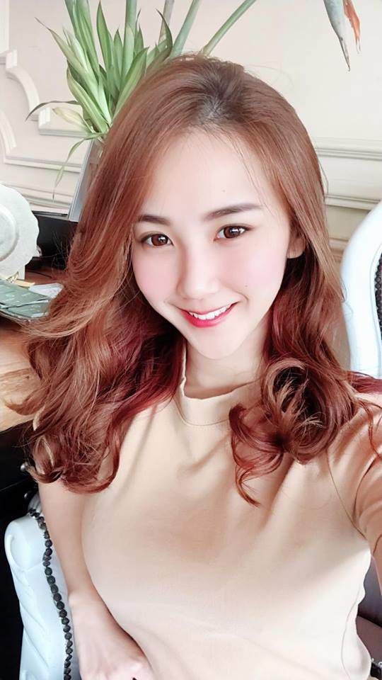 hotgirl duoc co truong mh370 nhan tin tan tinh da lam me, nhin mat con trai ma bat ngo - 17
