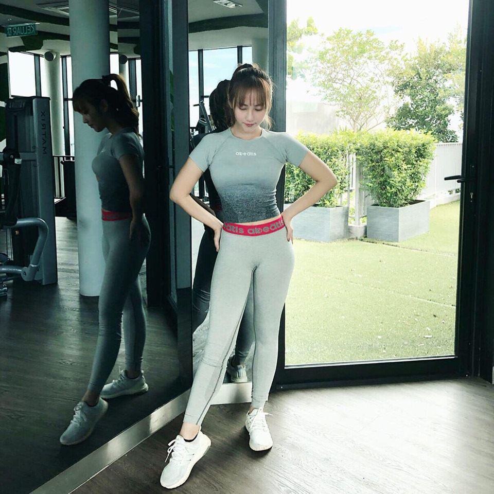 hotgirl duoc co truong mh370 nhan tin tan tinh da lam me, nhin mat con trai ma bat ngo - 20