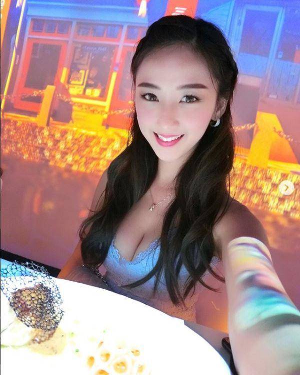 hotgirl duoc co truong mh370 nhan tin tan tinh da lam me, nhin mat con trai ma bat ngo - 4