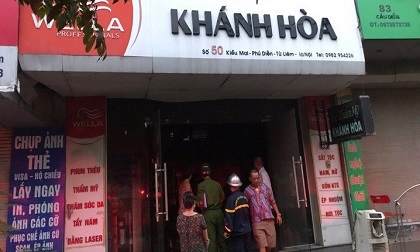 Hà Nội: Cảnh sát giải cứu người phụ nữ mang thai kẹt trong đám cháy