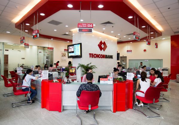 techcombank cua ong ho hung anh bao lai ky luc 5,7 nghin ty hinh anh 1