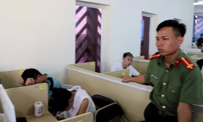 Tạm giữ 380 người Trung Quốc trong “tập đoàn” đánh bạc trên 10.000 tỉ đồng