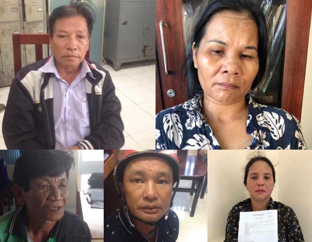 Bắt 2 chị em cầm đầu băng móc túi trên xe buýt ở Sài Gòn