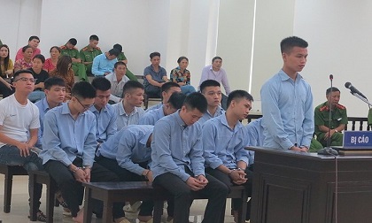 Bị đánh không rõ lý do, gọi bạn truy lùng và đoạt mạng đối phương