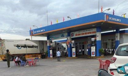 Đâm chết nữ nhân viên cây xăng: Vẫn đang tìm nghi can