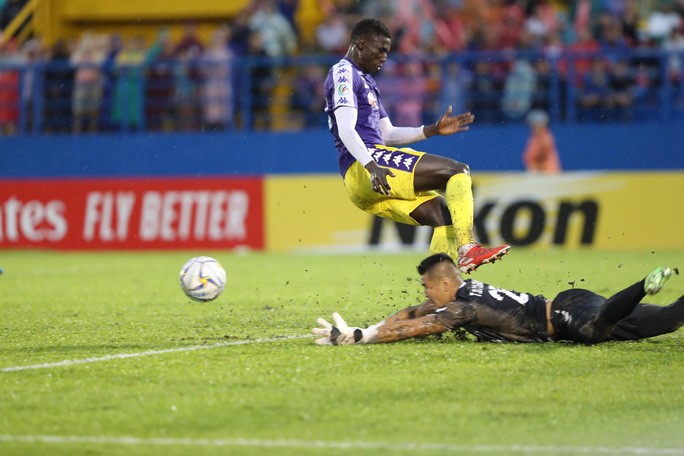 Chung kết lượt đi AFC Cup 2019: Văn Quyết tỏa sáng, Hà Nội FC rộng cửa vô địch - Ảnh 1.