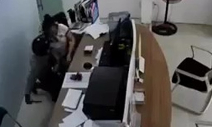 Truy bắt kẻ kề dao uy hiếp nữ nhân viên cửa hàng Viettel để cướp