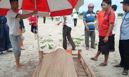 Thi thể nam sinh đuối nước ở biển Đà Nẵng trôi dạt vào Quảng Nam
