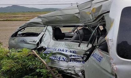 Nguyên nhân xe khách va chạm tàu SE27 làm 3 người chết
