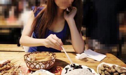 Cô gái nhắn tin 'chỉ coi là bạn' và màn đòi quà bá đạo của chàng trai khiến dân mạng ngả nón bái phục