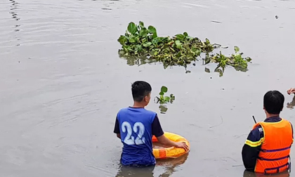 Tung lực lượng tìm thanh niên nghi “ngáo đá” nhảy xuống sông mất tích