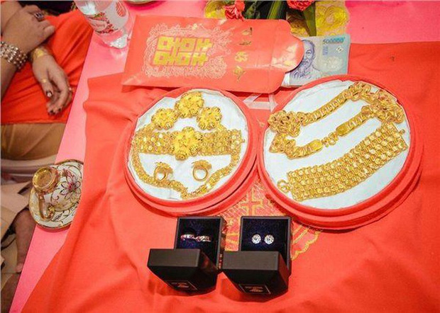 Những cô dâu 'số hưởng' với vòng vàng trĩu cổ: 'Gánh' nặng vậy ai cũng nguyện ý lấy chồng! - 9