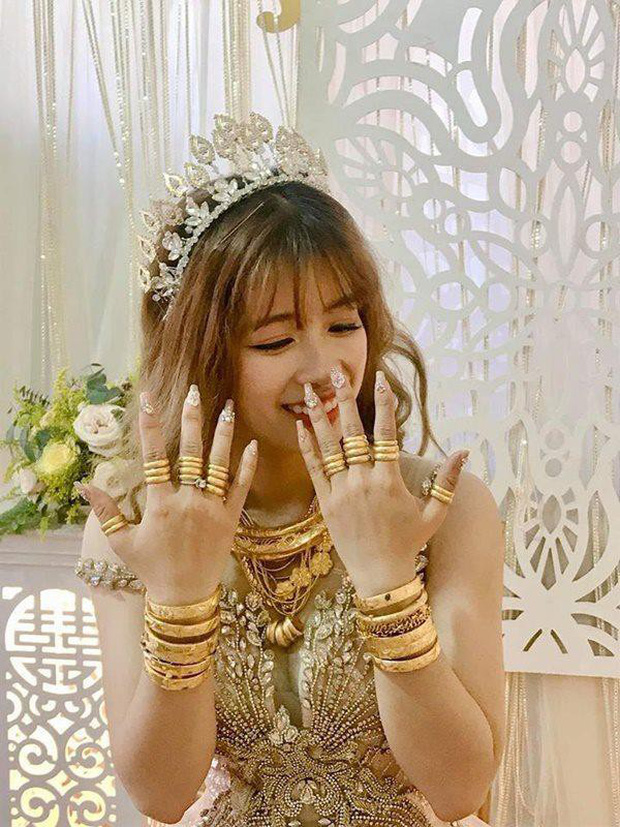 Những cô dâu 'số hưởng' với vòng vàng trĩu cổ: 'Gánh' nặng vậy ai cũng nguyện ý lấy chồng! - 11