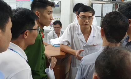 Nam sinh lớp 1 trường Gateway tử vong vì bị bỏ quên trên ôtô?