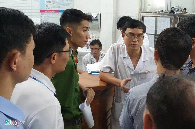 Nam sinh lop 1 truong Gateway tu vong vi bi bo quen tren oto? hinh anh 1 