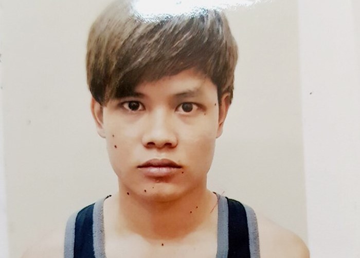 nhan vien nha nghi quay len co gai khoa than de tong tien hinh anh 1