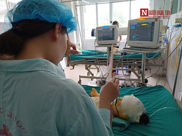Vụ cô giáo đốt cồn dạy phòng chống cháy nổ: Nghẹn ngào lời kể của người mẹ trẻ - 2