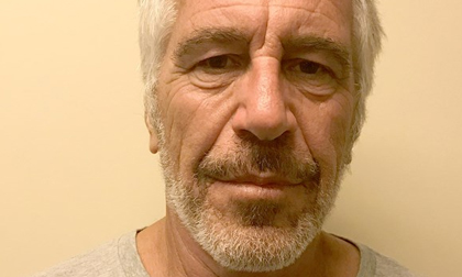 Tỉ phú ấu dâm Jeffrey Epstein tự sát trong tù