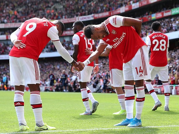 Song sát Aubameyang - Lacazette lên tiếng, Arsenal chào sân Emirates bằng chiến thắng nhọc