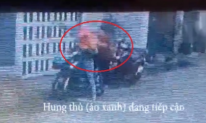 Camera ghi hình đối tượng bất ngờ đâm nhiều nhát vào cổ người phụ nữ ở Bình Dương